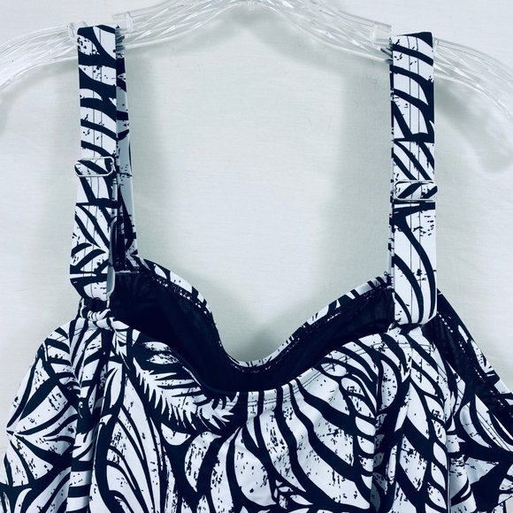 SWIMSUITS FOR ALL Leaf Print One Piece Swimsuit 28 - Picture 6 of 8